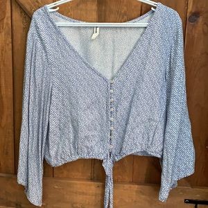 NWOT Spotted Rayon Tied Crop Top